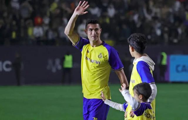 克鲁伊维特：C罗的到来是对沙特联赛的加成，会吸引更多球员