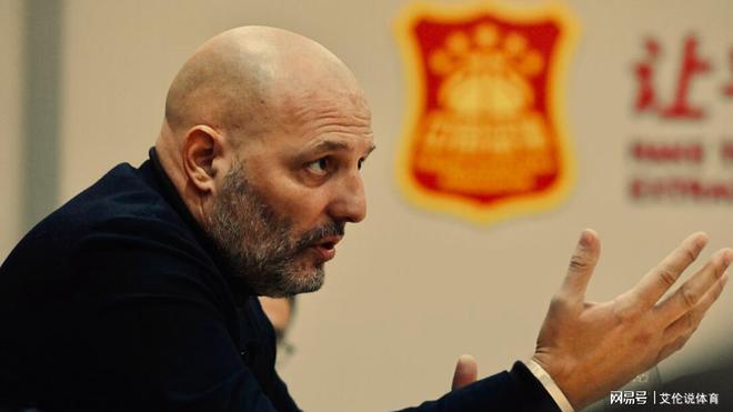 曝男篮新主帅相中18名球员，杜锋2爱将落选，姚明前队友走马上任