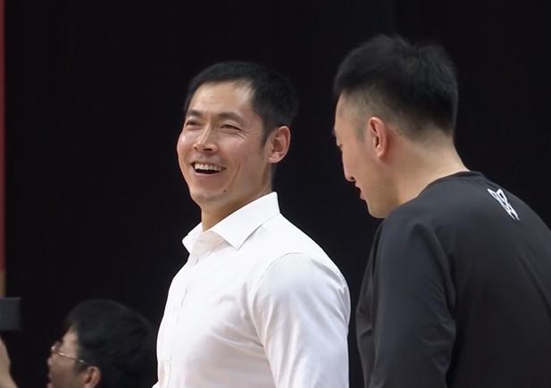 为张庆鹏点赞！鱼腩8分掀翻领头羊，20岁小将成奇兵，吴前空砍2双