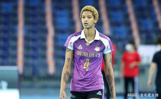 联赛外援综述：瓦尔加斯强力，拉佐维奇布里西奥实用，娜塔莎赔钱