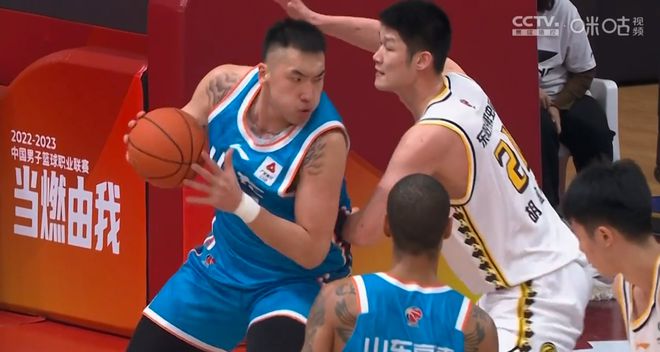 24分大败！胡金秋也救不回来！失控的广厦，像极了李春江下课前