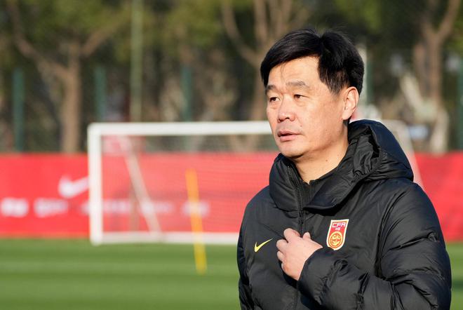 好消息：李霄鹏接近下课！足协拿回国足选帅权，新外教已在路上