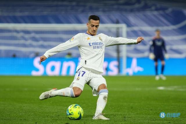 边路告急！科贝电台：皇马球员巴斯克斯将会因伤缺阵1个半月