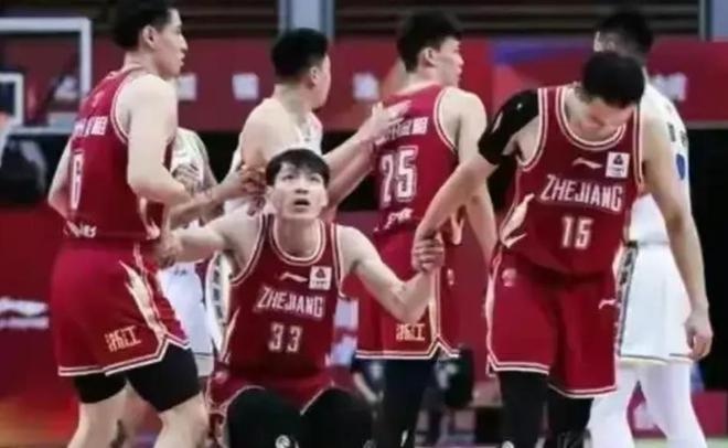 无语！浙江输天津“领头羊”位置堪忧，王世龙赛后竟找“歪”理由