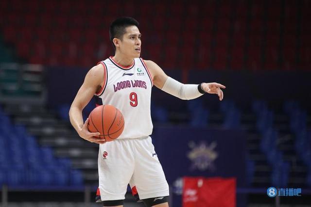 盘活全队！陈盈骏半场送出11次助攻 比山西全队多1次