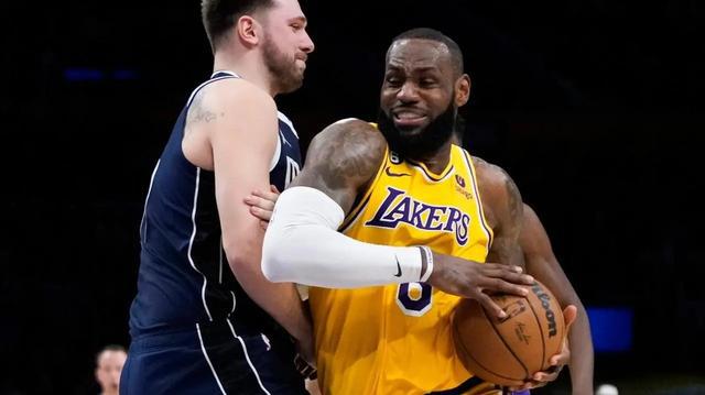 哈姆：詹姆斯如果感觉累了会给我打手势，有时他就挺过去