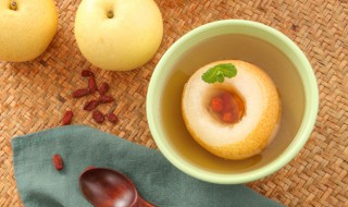 雪梨怎么做好吃 雪梨银耳汤的做法