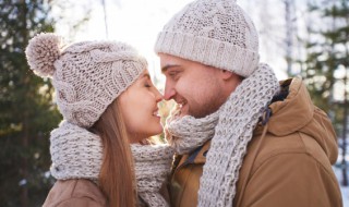 新娘梳头十句吉祥语 新娘梳头的吉祥祝福语