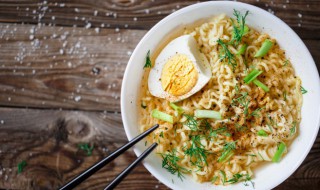 煮煮方便面放什么调料 煮方便面的做法