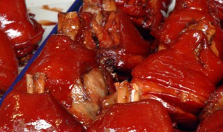 煮猪肘子放什么调料比较好 煮猪肘子放什么调料好吃