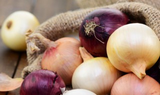 煮洋葱汤放什么调料好吃 煮洋葱汤放什么进去