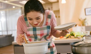 花胶煲鸡汤的做法产妇 花胶煲鸡汤如何做