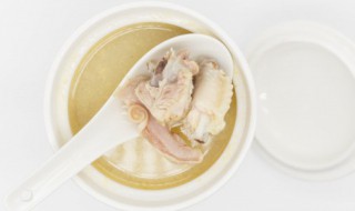 红萝卜炖鸡汤的做法 红萝卜板栗参鸡汤怎么做