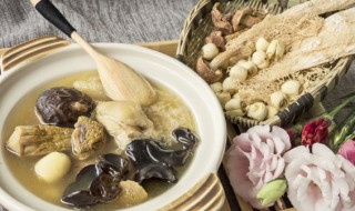 红枣板栗鸡汤的做法 红枣板栗炖鸡汤怎样做