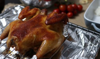 烤箱烤鸡用什么烤好 烤箱烤鸡用哪些配料烤好