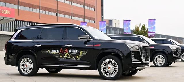 红旗ls7是红旗推出的全新大型suv（最贵国产SUV红旗LS7发布）