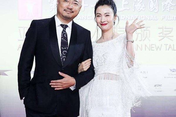 演员徐峥的老婆图片