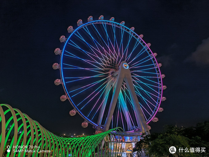 ↑室外夜景一倍变焦以及超广角成像。