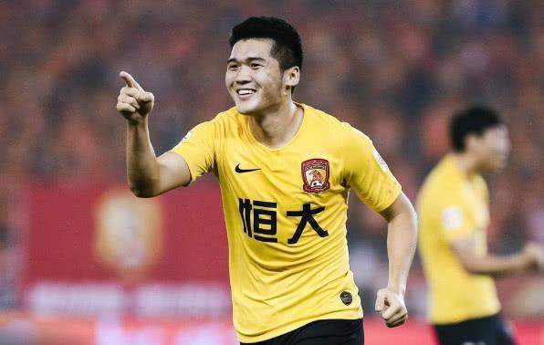 山东泰山引援有新目标，7球5助标准带刀后卫，26岁的山东籍新星