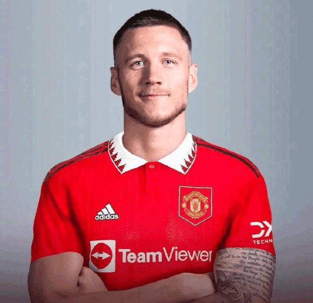 官方：荷兰前锋韦霍斯特租借加盟曼联