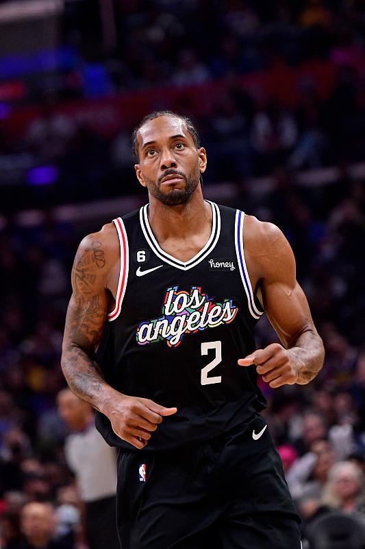 逆转！掘金五虎85+25，伦纳德24+8，西部格局巨变，太阳岌岌可危