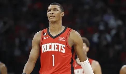 贾巴里-史密斯：我们要在防守端帮助彼此，在进攻端转移球