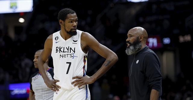 沃恩：未确定是否让KD随队出征客场之旅