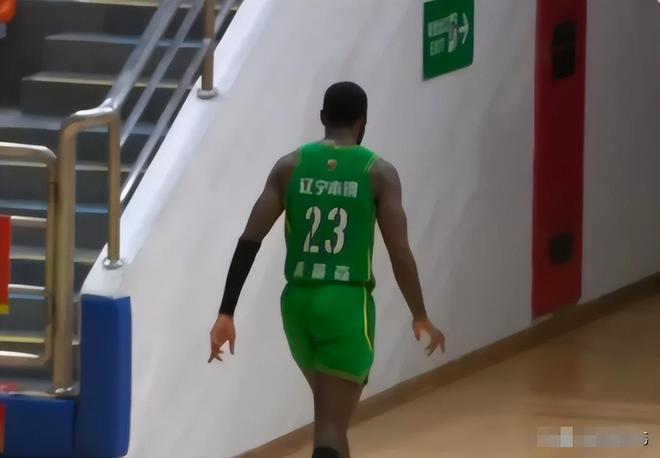 外援3消息：同曦大战广东2外援受伤，桑普森被驱逐，艾伦首秀合格