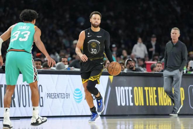 库里不满勇士现有实力，逼迫球队赶紧交易补强