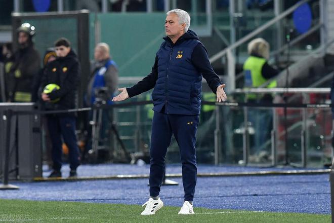 突发！罗马队迎坏消息，穆帅遭致命打击，迪巴拉担心的事情发生了