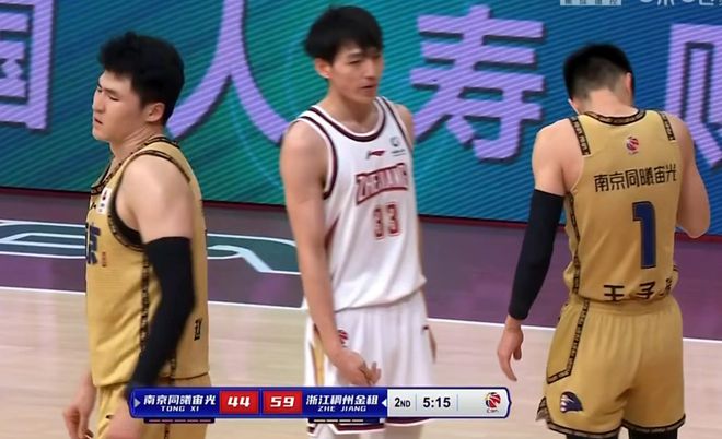 浙江男篮打爆同曦，陆文博22分对飚赵柏清22分，吴前19分钟0分！