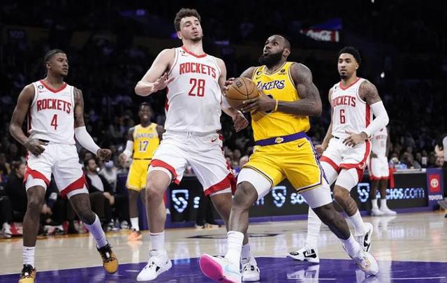 帕金斯：LBJ进联盟时有球员才刚出生，他在这些人头上砍30+