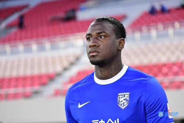 体坛周报：吉达国民为马尔康提供近3倍的薪水，转会费约450万欧