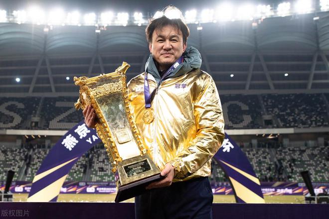 2年3个月，4冠1亚，还有人喷郝伟吗唯一遗憾，儿子没上过场