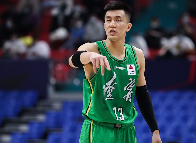 郭艾伦拌嘴丁皓然:我不知道你叫啥我拐你?小丁:咋没上过学不识字