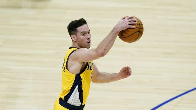 生涯新高难救主！麦康纳上半场9投9中 全场献29分5板9助3断