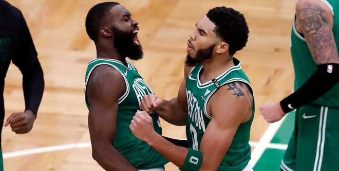 20记三分+34次助攻，绿军击败黄蜂迎7连胜！塔图姆飙51分创新纪录