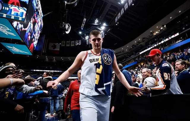 约基奇统治比赛！30+三双且命中率超90% 历史仅两人做到