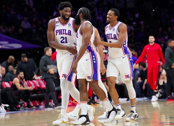 NBA将迎来新规，还面临超级奢侈税危险，76人中期交易已有答案