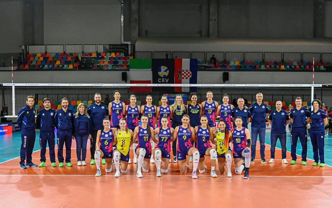 姚迪得分了！斯坎迪奇女排欧联杯启用新二传效果好，朱婷拍手加油