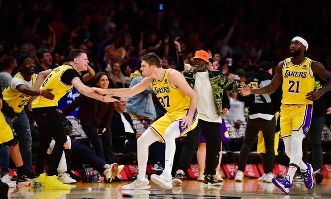 三分绝平，一战成名！因50万被湖人裁掉的马特里安，如今表现怎样