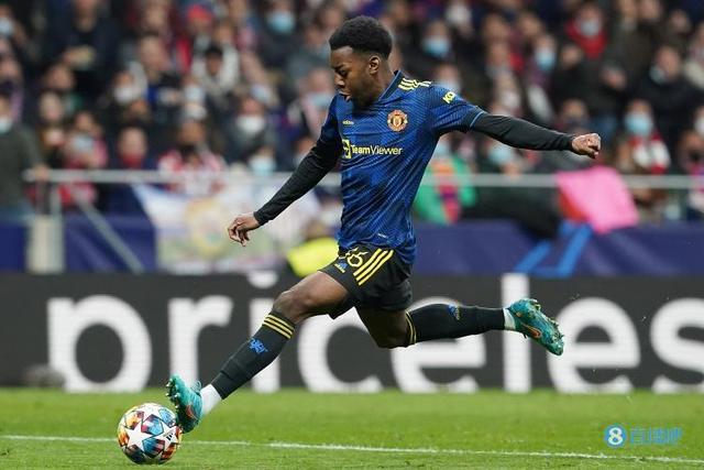 罗马诺：伊兰加的首要目标是租借加盟多特，他正等待曼联的决定