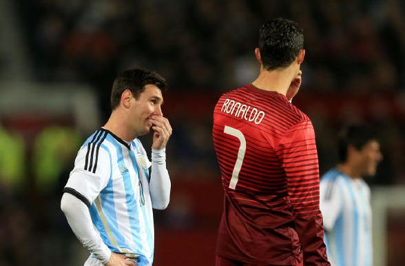 凌晨1点！C罗率队迎战大巴黎，FIFA预热，对阵梅西万众瞩目