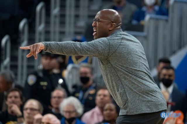 无登无帝都没打过！迈克-布朗：我们身体对抗方面被打烂了