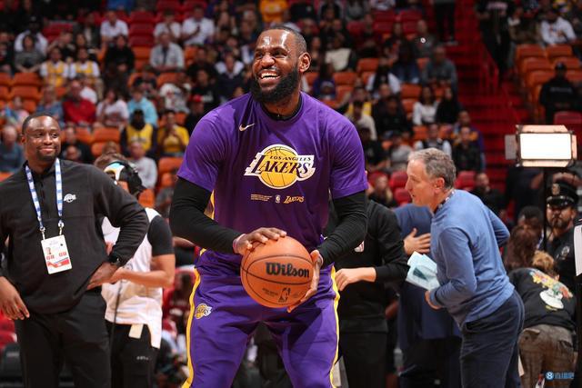 让詹姆斯走左路名宿阴阳狄龙：你发现了防最佳得分手的作弊码