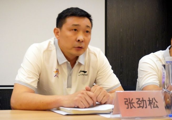 4消息!张劲松或下课,哈德森球衣退役,姚明让权,女篮国青换帅