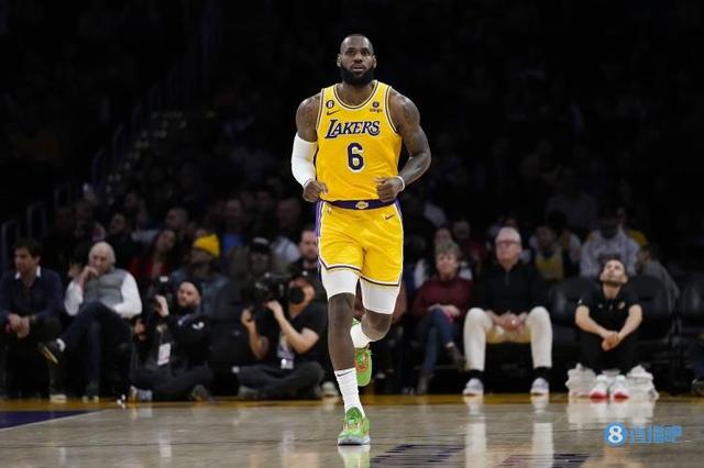 难得稳定!湖人首发:贝弗利、施罗德、詹姆斯、布朗、布莱恩特