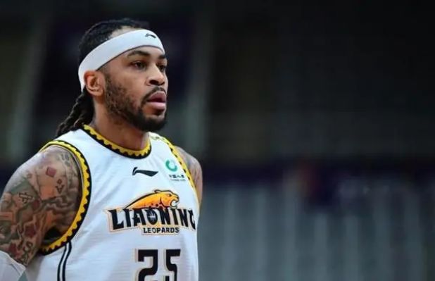 4消息！莫兰德报销，万圣伟退役，北京欲签沃克，克莱蒙斯转正