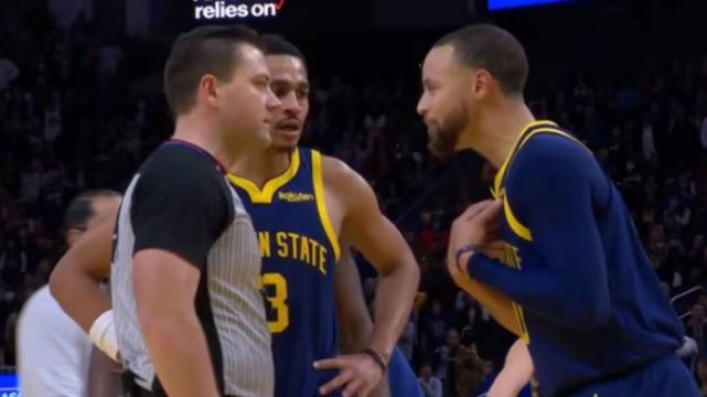 库里被驱逐持续发酵:登全美热搜第一 主裁解释原因+萌神赛后道歉