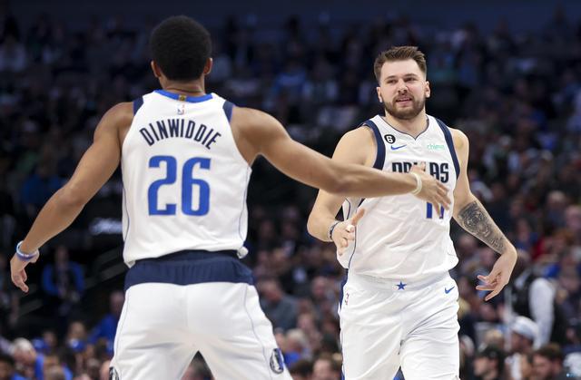 丁威迪:东契奇伤退后我努力主宰比赛 他还年轻会好起来的